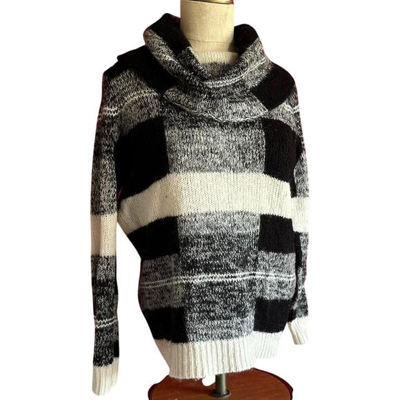 Chicos Sweater Womens Size 1X Black White Block Abstract Cozy Cowl Neck Wool - Picture 1 of 8